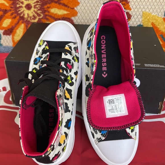 Converse 272376C
CTAS MOVE HI
EGRET/PRIME PINK/BLACK
Chuck Taylor All Star WMNS - Picture 13 of 16